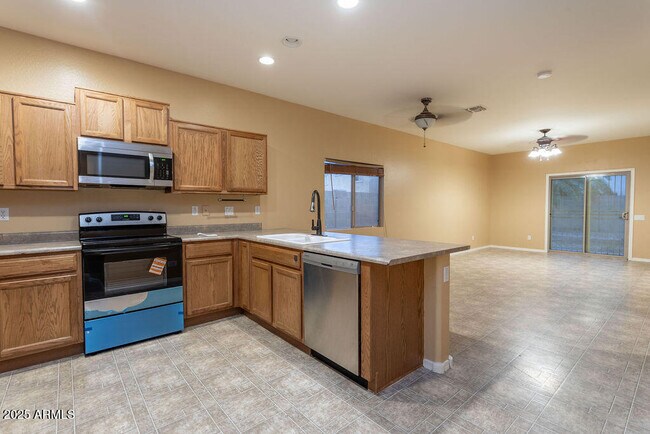 Building Photo - 17242 W Marshall Ln