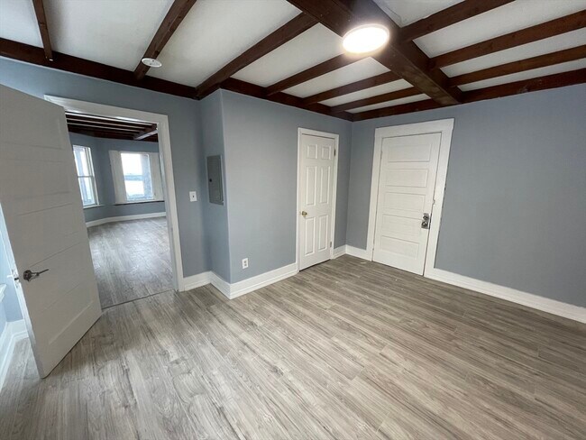 Building Photo - 22 Knowlton St