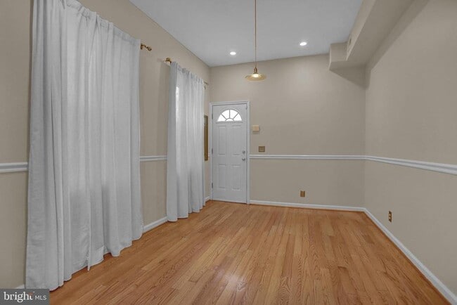 Building Photo - 2308 E Fairmount Ave