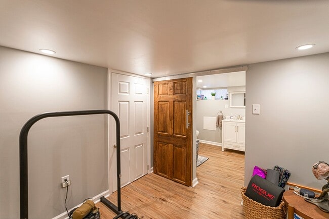 Building Photo - Fitler Square Three Bed Home