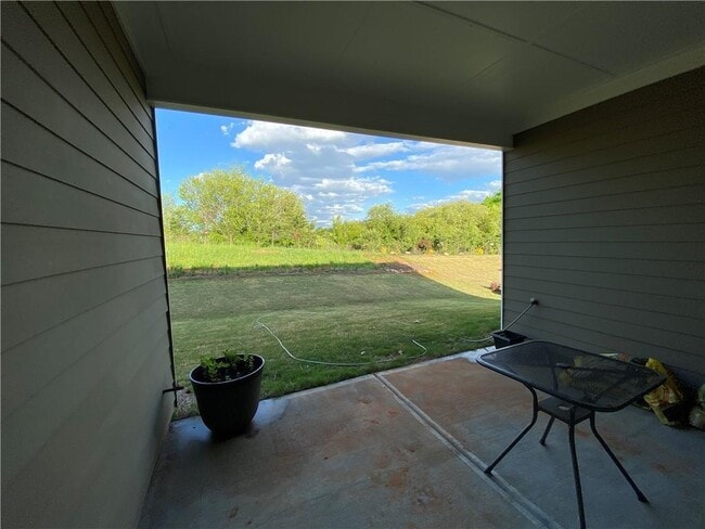 Building Photo - 5580 Bergeson Wy