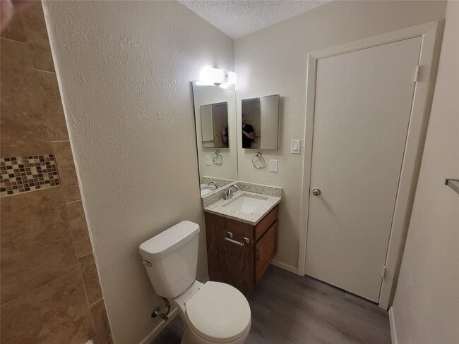 Building Photo - 12303 Alderbrook Dr