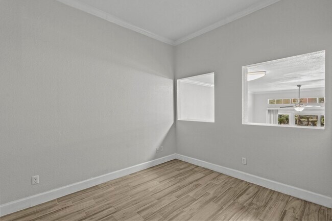 Building Photo - 7820 Seawall Blvd