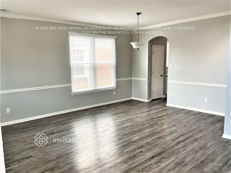 Building Photo - 1204 Taylor Ln