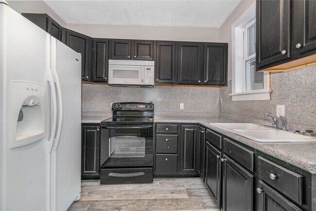 Building Photo - 3 Bedroom 1 Bathroom home in Harrisburg, PA