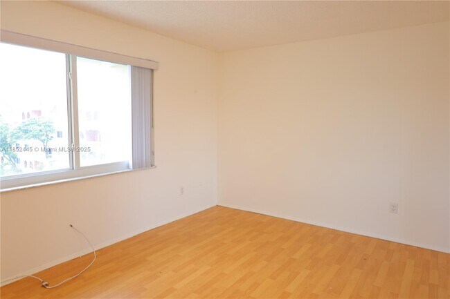 Building Photo - 7815 Camino Real