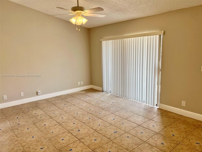 Building Photo - 451 Springdale Cir