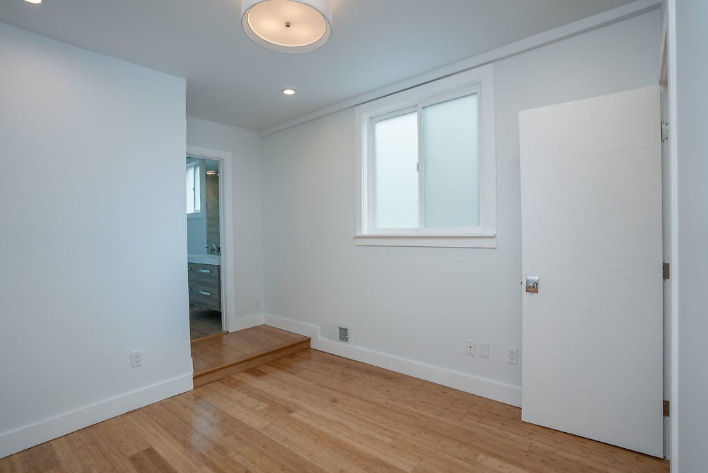 Building Photo - 1461 Thomas Ave