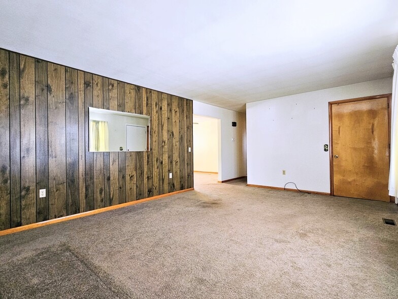 Building Photo - 8409 Lancaster Ave