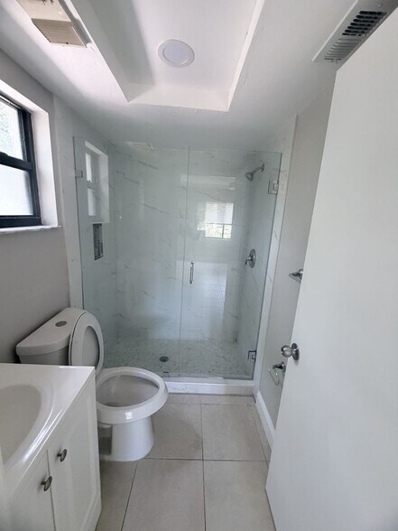 Building Photo - 130-136-136 Cape Coral Pkwy W