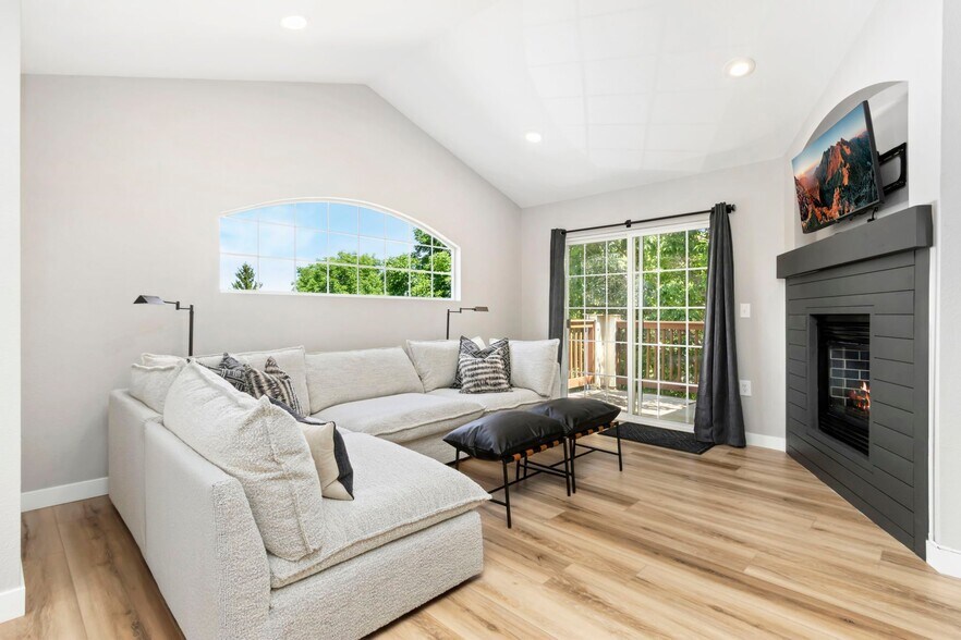 Building Photo - 3002 W Elizabeth St