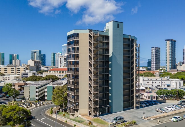 royal-kinau-honolulu-hi-building-photo (1).png - Royal Kinau 62+ Senior Apartments