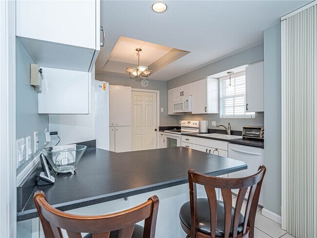 Building Photo - 5670 Jimmy Buffett Mem Hwy