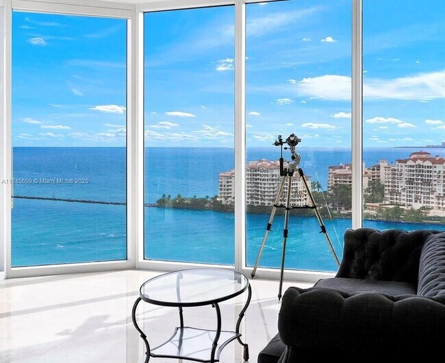 Building Photo - 300 South Pointe Dr