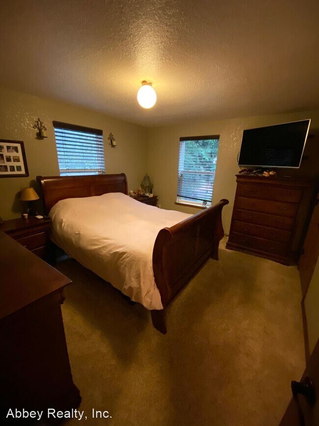 Building Photo - 3 br, 2 bath House - 1266 Bay Loop SW