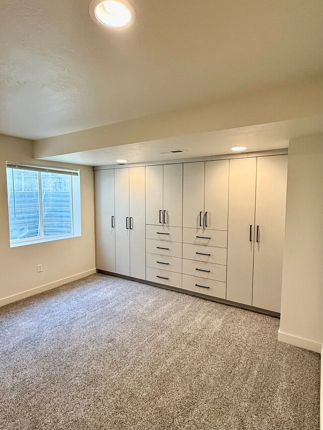 Building Photo - 8097 S 3680 W