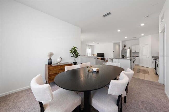 Building Photo - 1485 Effra Wy