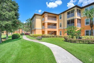 Building Photo - 5467 Vineland Rd