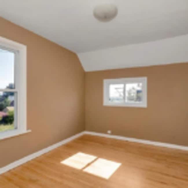 Building Photo - 319 N 22nd Ave W