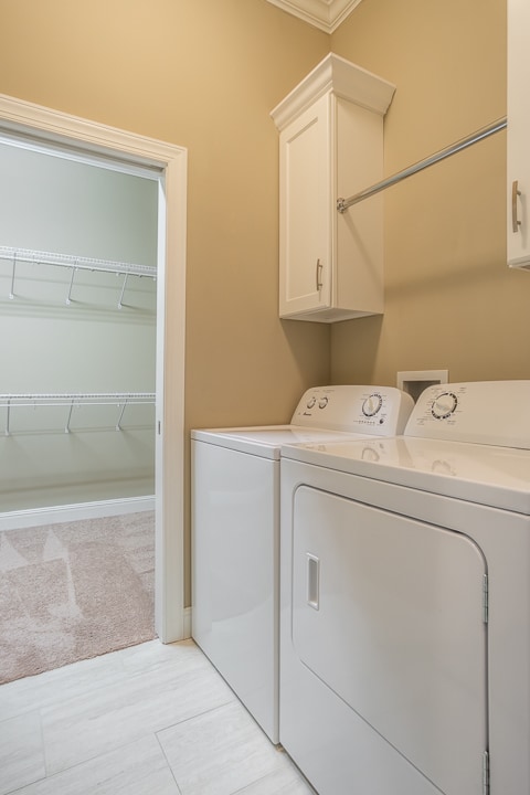 Building Photo - 208 Downton Ave