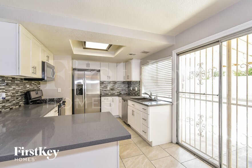 Building Photo - 3909 Almondwood Dr