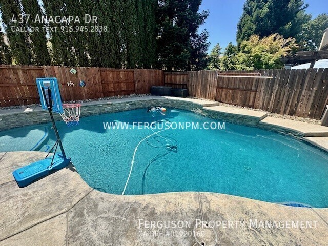 Building Photo - 437 Anacapa Dr