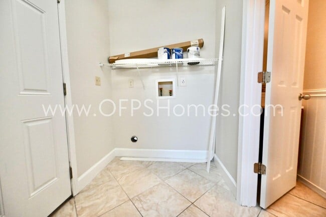 Building Photo - 710 Legion Dr