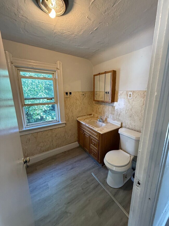 Building Photo - SECTION 8 and EDEN Accepted!! Newly Renova...