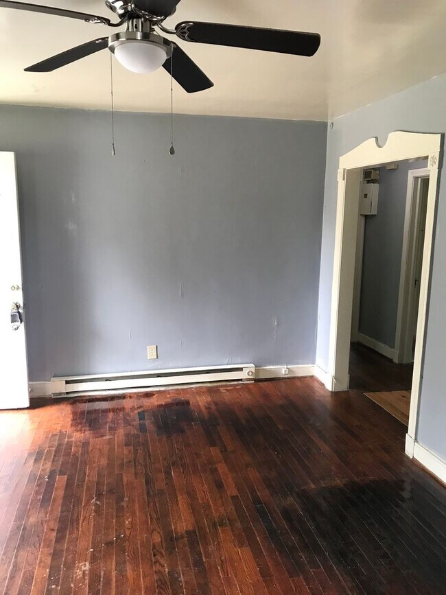 Building Photo - 3 bed house in Henrico County! Alle electric, Central HVAC, large yards, laundry Rva North side!