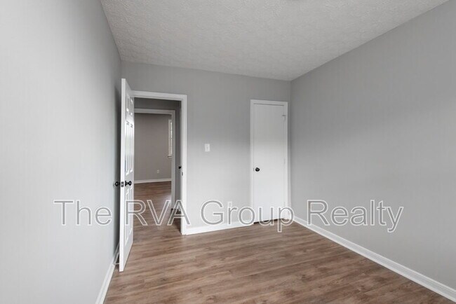 Building Photo - 3807 Woodlawn St