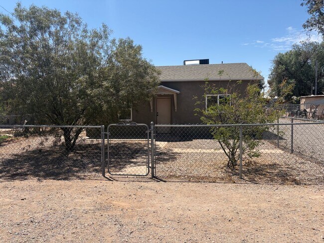 Building Photo - 2 Bedroom Rental in Coolidge | Washer/Dryer Included