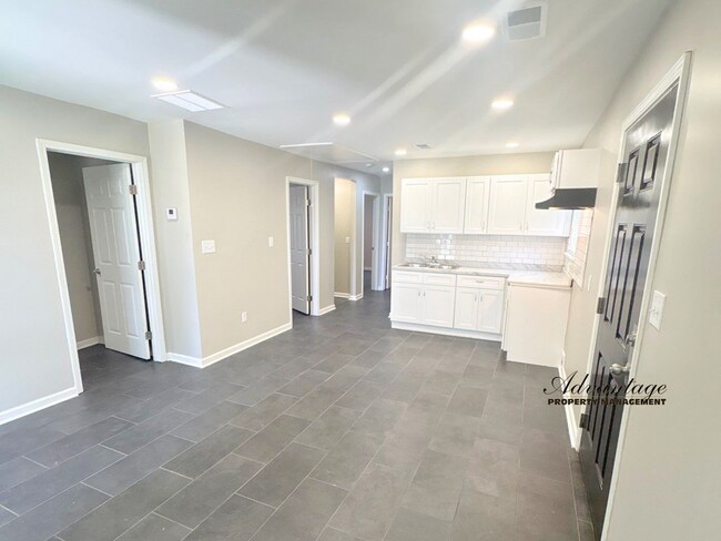 Building Photo - 2967 Forest Ave