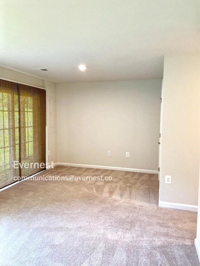 Building Photo - 8433 Devries Ln