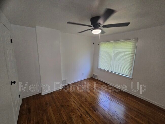 Building Photo - 15734 Meyers Rd