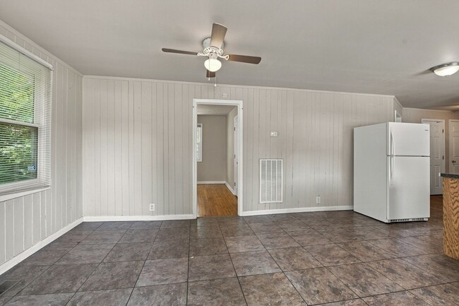 Building Photo - 501 Weakley Ave