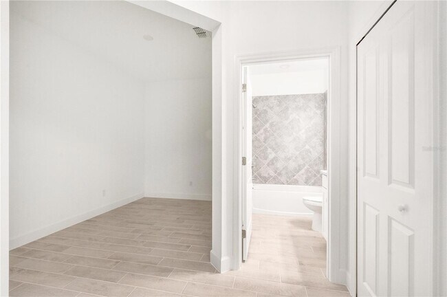 Building Photo - 520 Daiquiri Pl