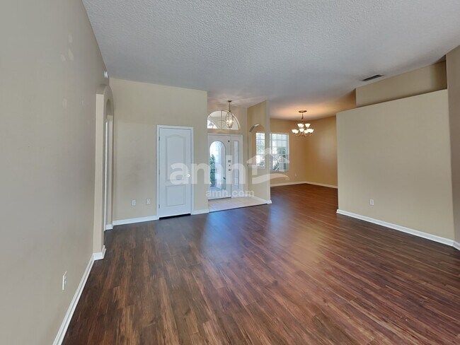 Building Photo - 13712 Lakes Way