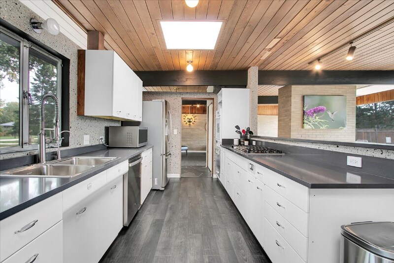 Building Photo - 1912 Old Briar Rd