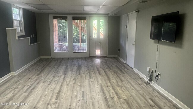 Building Photo - 402 Trinity Hills Ln