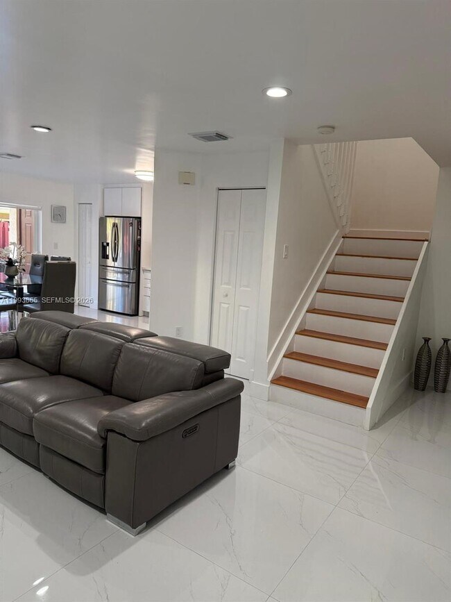 Building Photo - 16418 SW 72nd Terrace