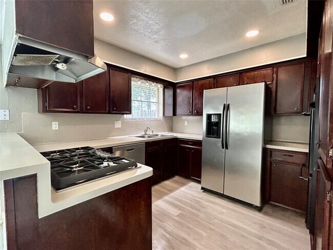 Building Photo - 1808 Sleepy Creek Way