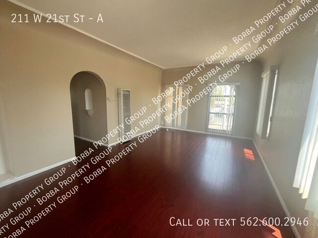 Building Photo - 211 W 21st St