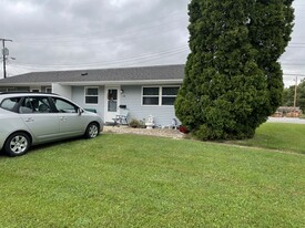 Building Photo - 93 E Hope Dr