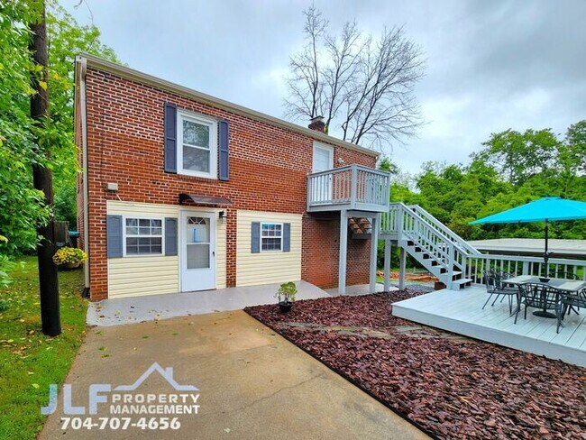 Building Photo - COMING SOON- Remodeled 2 Bed/1 Bath Home in Peaceful Salisbury!