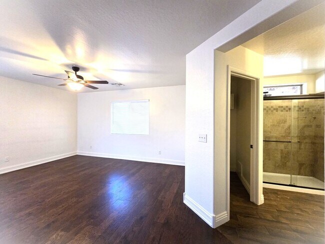 Building Photo - Stunning upgraded 4-bedroom 2-bathroom home