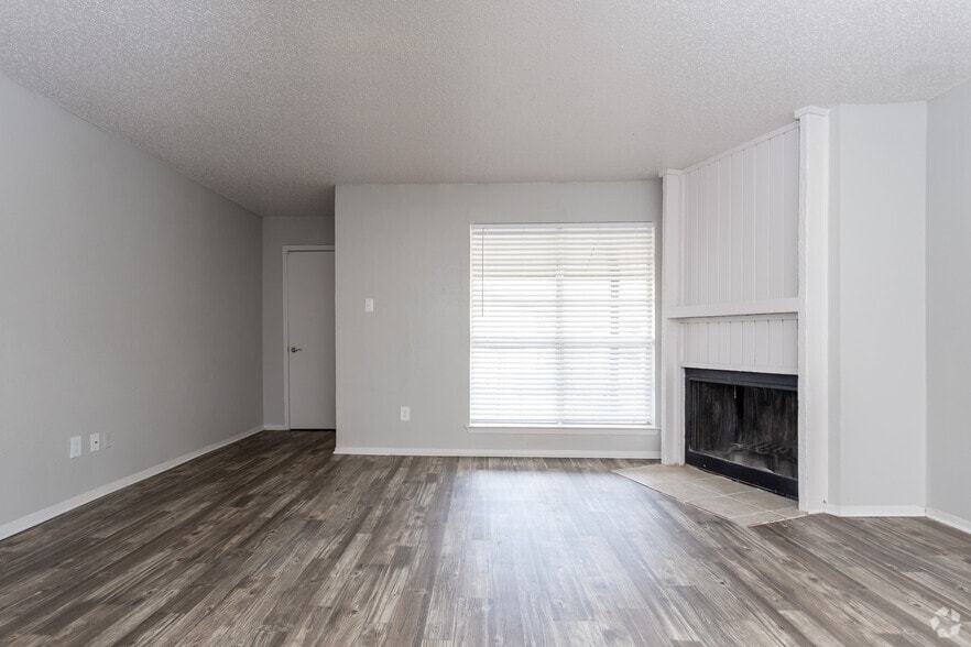 2BR,2BA-1096SF - Bellaire