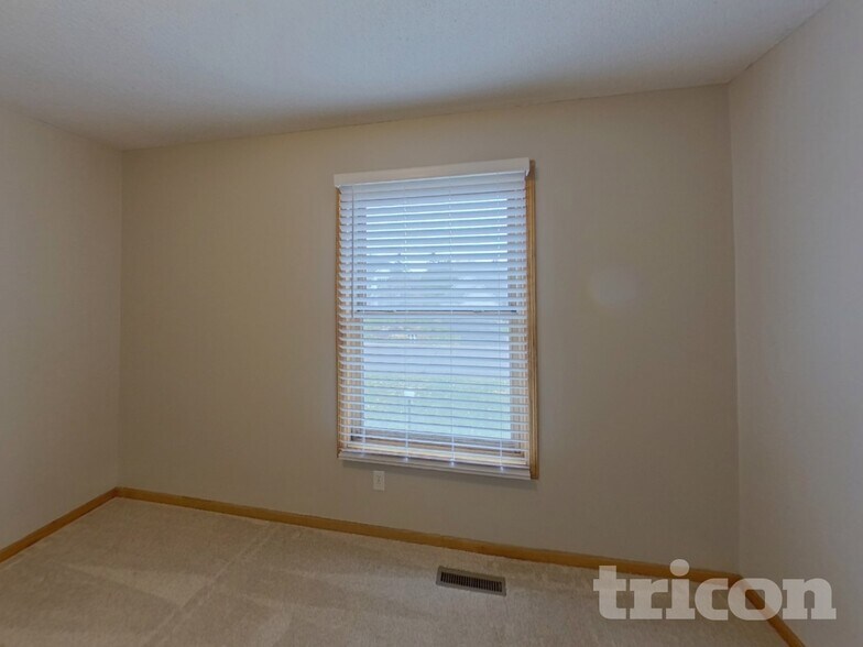 Building Photo - 10071 Raleigh Ct