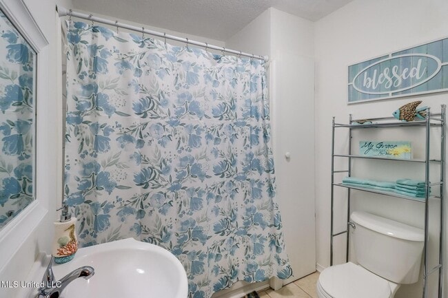 Building Photo - 419 E Second Street Unit