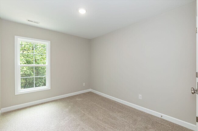 Building Photo - 737 Grover Ln