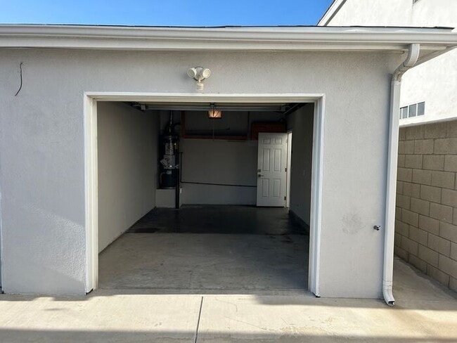 Building Photo - FANTASTIC 1BD 1BA FOR LEASE!